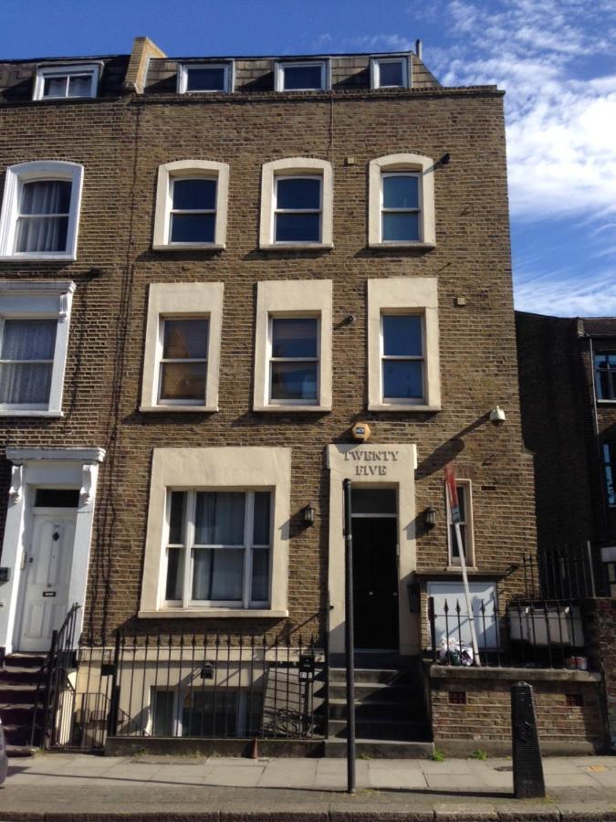 Studio Apartment - Entire Lower Ground Floor - Only 7 Mins Walk Kings Cross St Pancras Station ロンドン エクステリア 写真