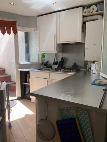 Studio Apartment - Entire Lower Ground Floor - Only 7 Mins Walk Kings Cross St Pancras Station ロンドン エクステリア 写真