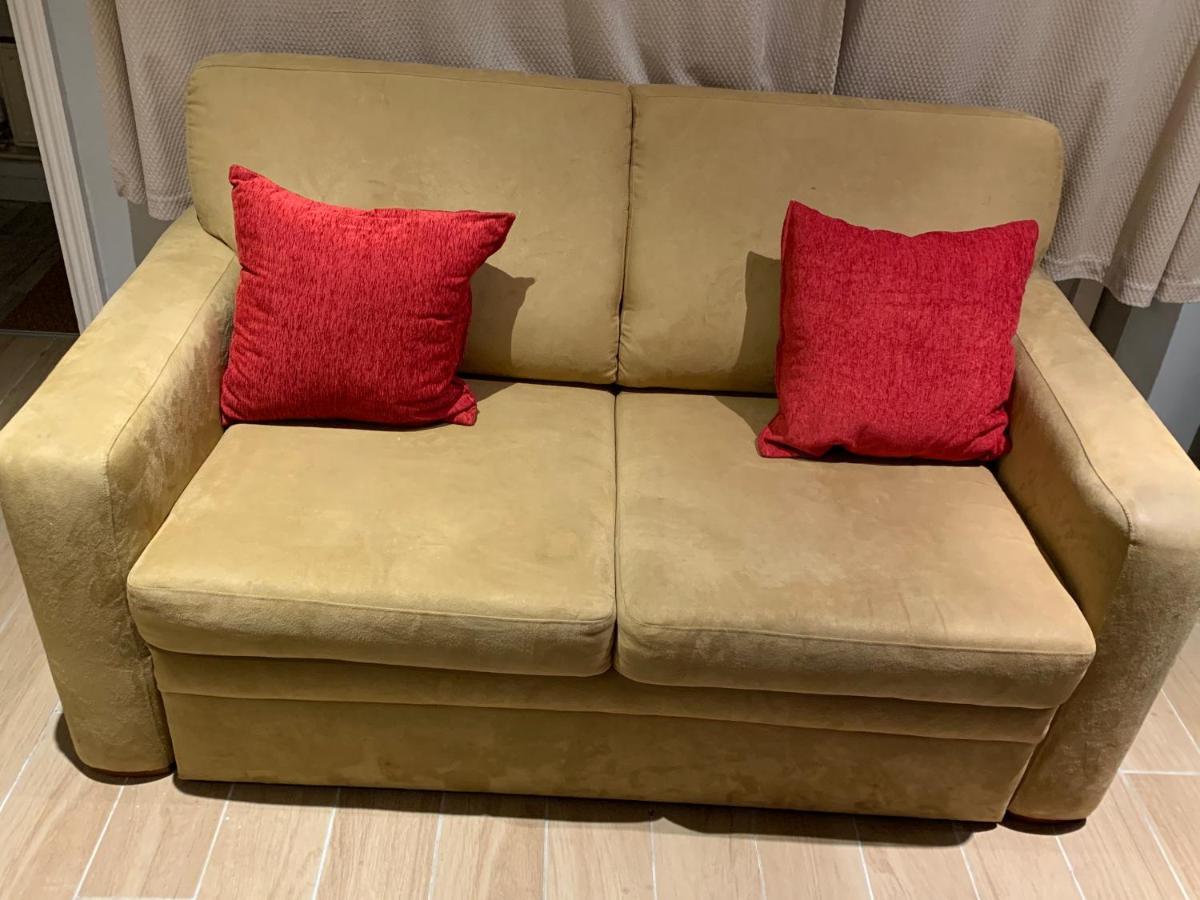 Studio Apartment - Entire Lower Ground Floor - Only 7 Mins Walk Kings Cross St Pancras Station ロンドン エクステリア 写真